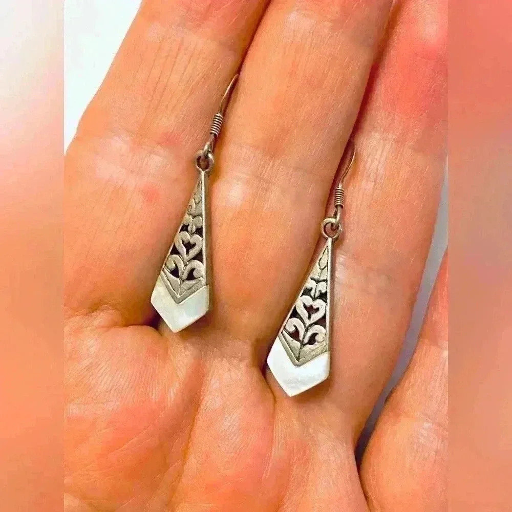 ✨Sterling  silver earrings with mother of pearl ✨ - Picture 4 of 7